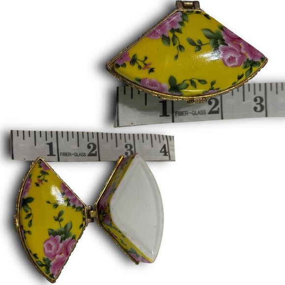 Vintage Hand Painted Small Yellow with Pink Roses & Gold Trim Porcelain Trinket - Picture 7 of 8